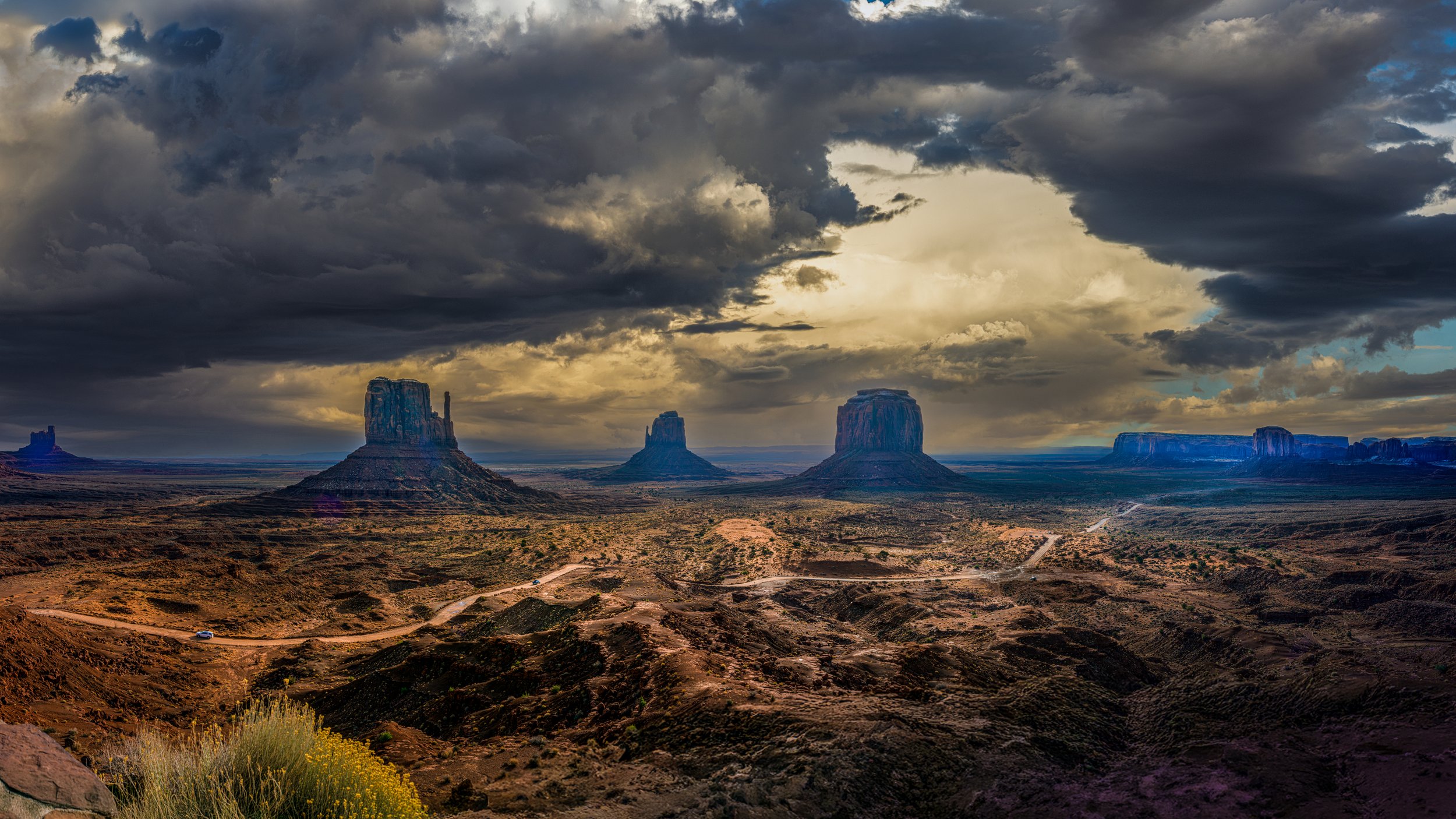 Monument Valley4 by Lar's Photos