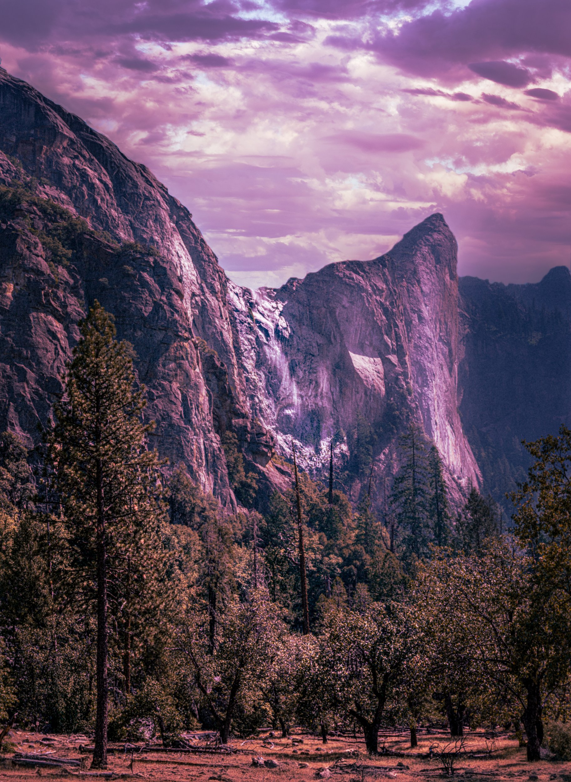 Yosemite waterfall by Lar's Photos